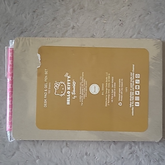 Hello Kitty Desk Pad & Gel Pen Set - Picture 7 of 7